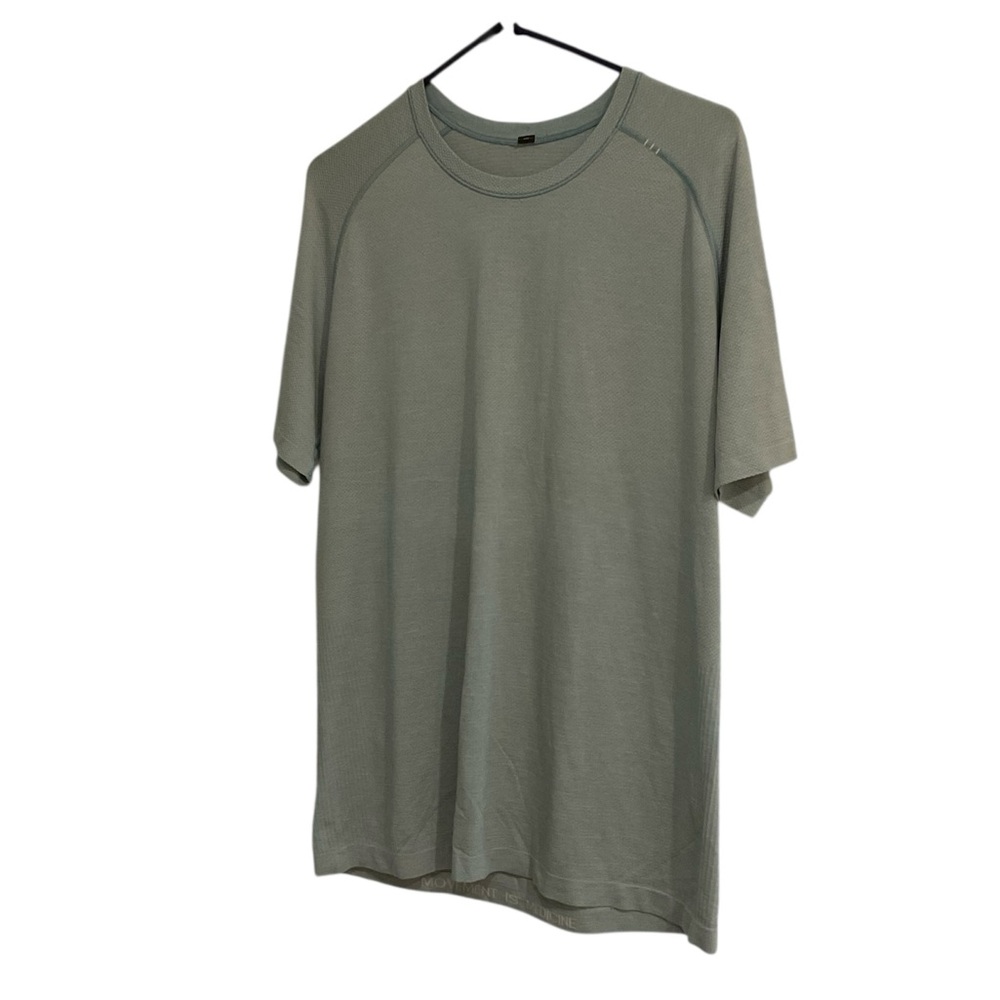 Men’s Lululemon Metal vent athletic shirt